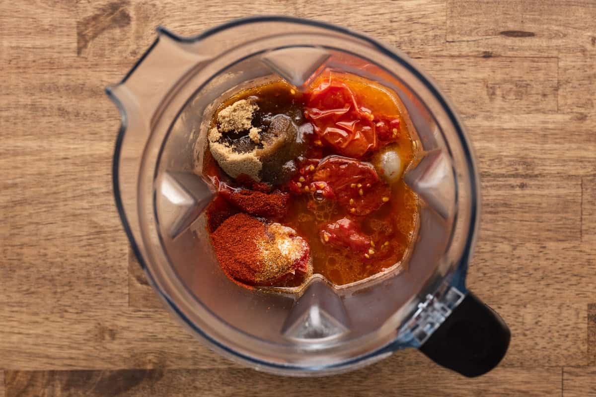 smoked tomato jam ingredients in blender.